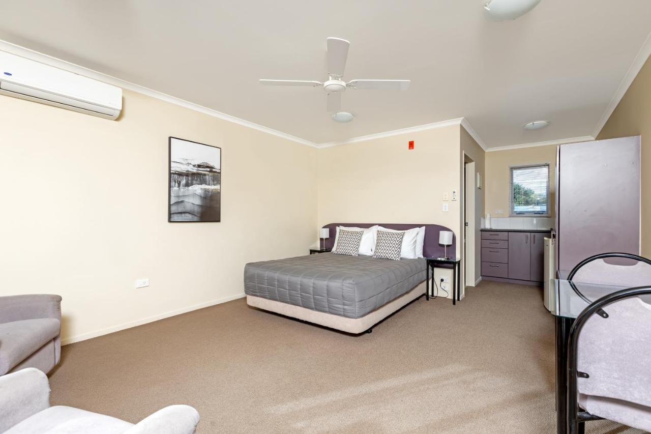 מסטרטון Bk'S Chardonnay Motor Lodge מראה חיצוני תמונה